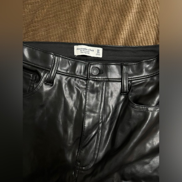 Abercrombie & fitch  . Vegan leather 90 straight pant - Picture 2 of 5